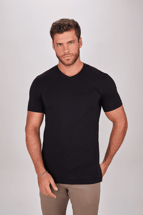 CAMISETA SLIM FIT MANGA CURTA BÁSICA COM DECOTE 'V'