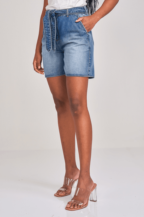 SHORTS JEANS MÉDIO CINTURA ALTA