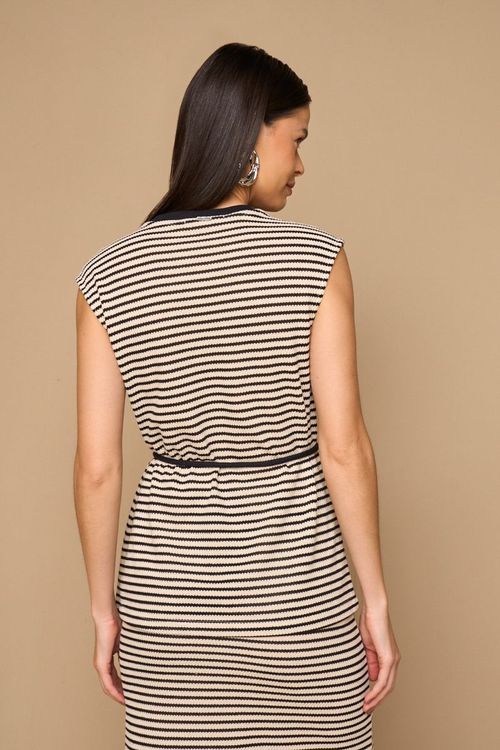 CONJUNTO COM BLUSA DECOTE V E SAIA LISTRADA