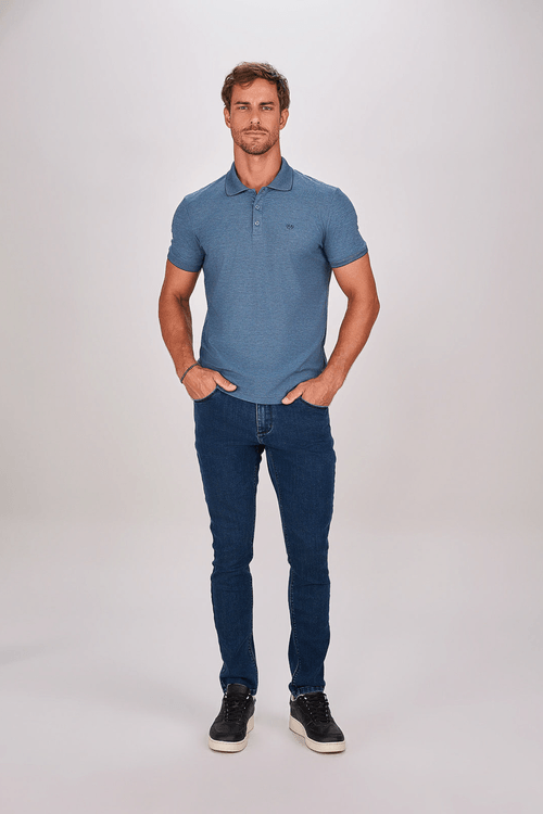 CALÇA JEANS SKINNY COM ETIQUETA EMBUTIDA