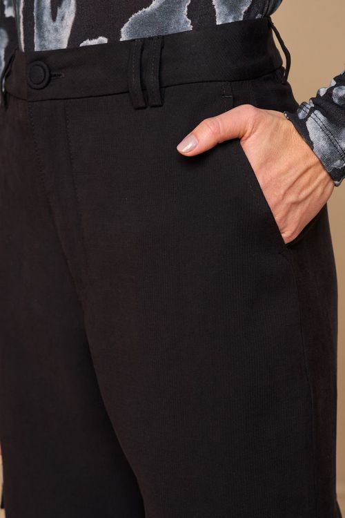 CALÇA ALFAIATARIA COM BOLSOS CARGO