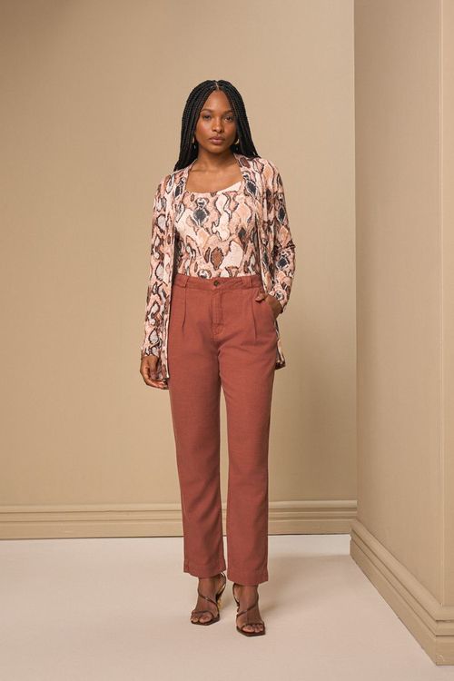 CALÇA SARJA NEW STRAIGHT COM PREGA