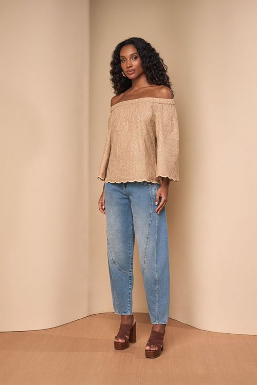 BLUSA DE TECIDO BORDADO