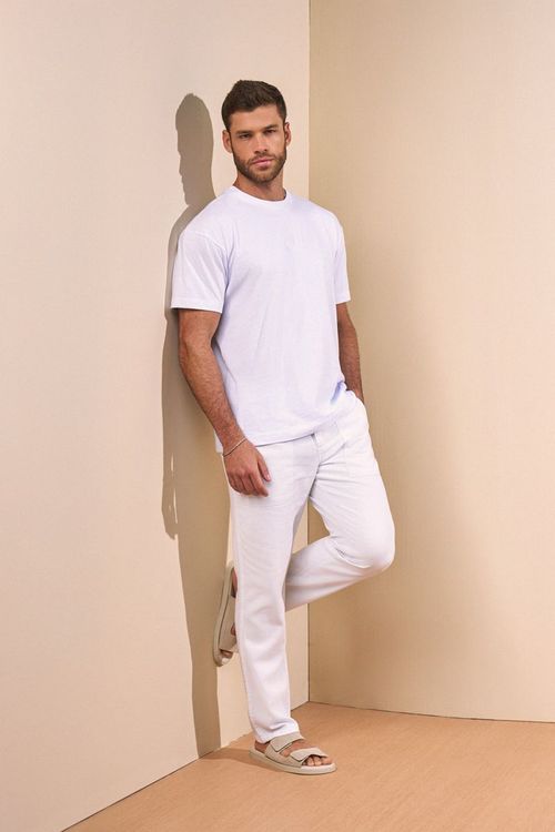 CAMISETA COM BORDADO